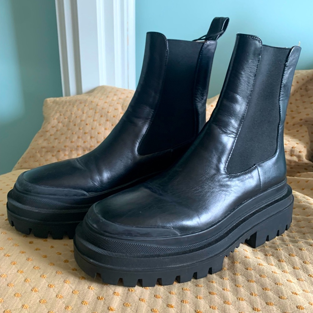 ZARA CHELSEA BOOTS, Women’s size 39, (8.5 to 9) (Read description).